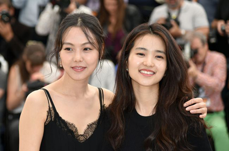 カンヌ進出「お嬢さん(アガシ)」キム・ミニ、同性とのベッドシーンに「むしろ安心し、落ち着ける」 カンヌ進出「お嬢さん(アガシ)」キム・ミニ、同性とのベッドシーンに「むしろ安心し、落ち着ける」